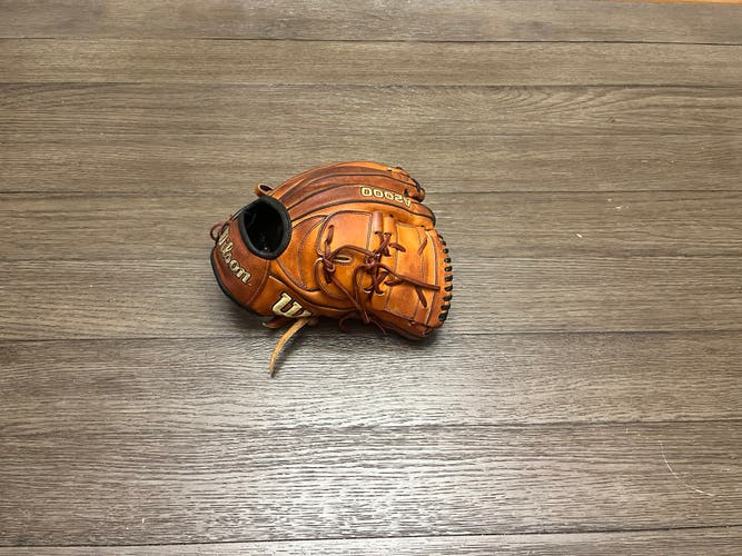 Wilson A2000 B2 12" Two Piece Web