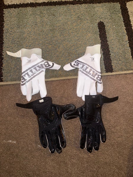 Black XL Adult Battle Gloves (Used)