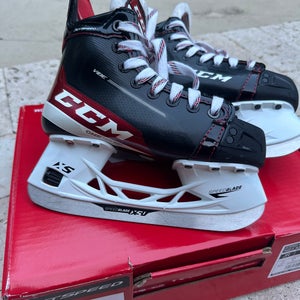 CCM JetSpeed Vibe Hockey Skates Regular Width Size 1.5 (Used)