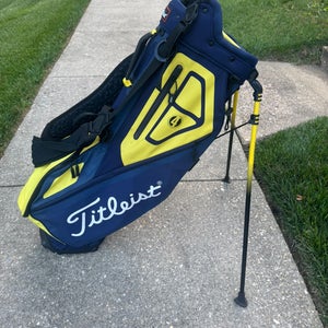 TITLEIST PLAYERS 4 STAND GOLF BAG