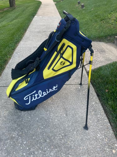 TITLEIST PLAYERS 4 STAND GOLF BAG