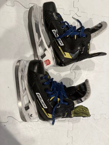 Bauer Supreme M4 Hockey Skates Extra Wide Width Size 2.5 (Used) Read description