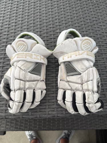 Maverik M5 Lacrosse Gloves Small (Used)