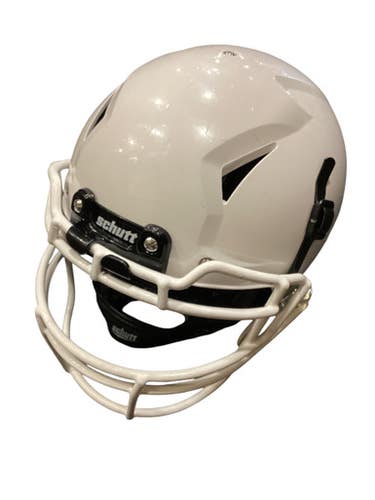 Used Schutt VENGANCE YOUTH MEDIUM FB Helmet White MD 11884-S000050531
