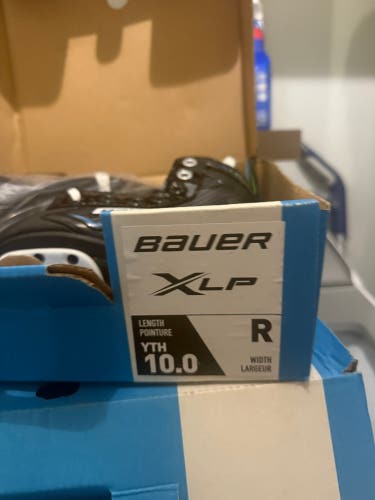 Bauer Hockey Skates Regular Width 10 (New)