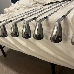 Men's Srixon Z 945 Right Handed Iron Set  (Used)