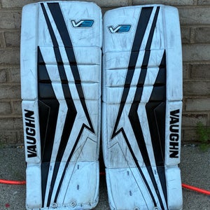 26" Junior Vaughn Velocity V9 Goalie Leg Pads (Used)