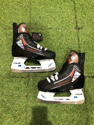 Junior True HZRDUS 5X Hockey Skates Regular Width Size 2.5 (New)