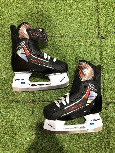Junior True HZRDUS 5X Hockey Skates Regular Width Size 1.0 (New)
