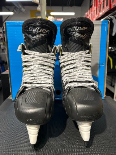 Bauer Supreme Matrix Hockey Skates Regular Width 10 (New)