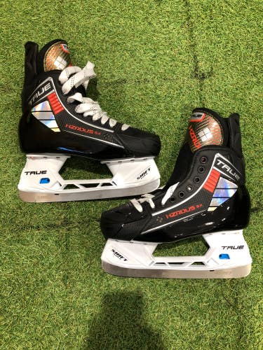 Intermediate True HZRDUS 5X Hockey Skates Regular Width 6.0 (New)