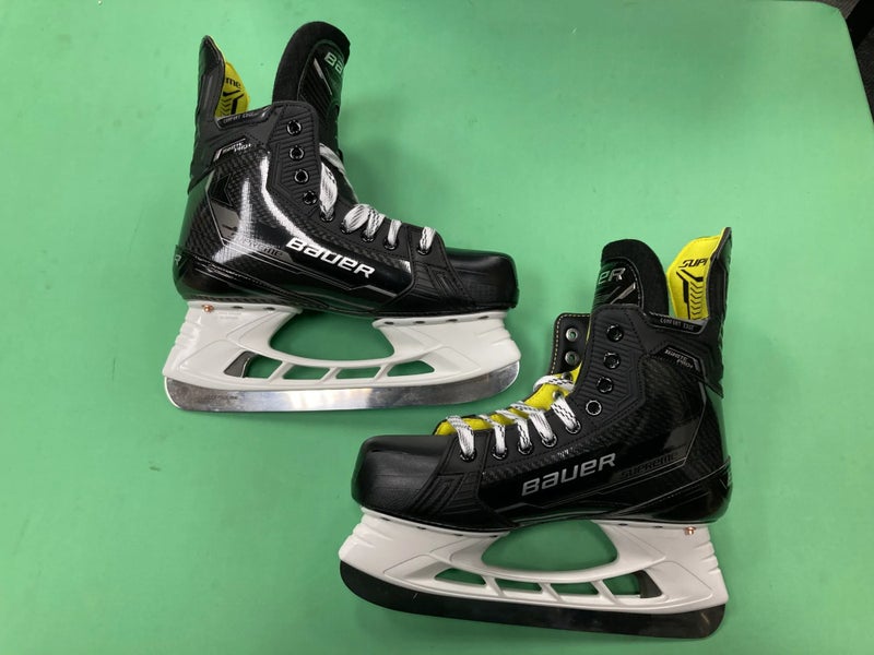 NEW Senior Bauer Supreme Ignite Pro+ Hockey Skates Size 8 | FIT 2