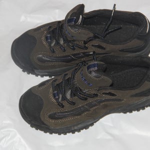NEW  Alpina trekking hikeing kids boots shoes size 33 Euro new no box