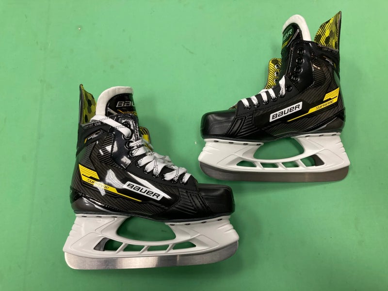 NEW Senior Bauer Supreme Ignite Pro Hockey Skates Size 7