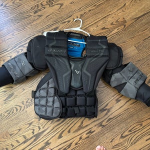 Small  2024 Bauer Elite Goalie Chest Protector (Used)