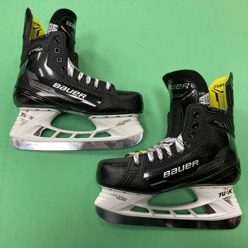 NEW Senior Bauer Supreme Ignite Pro+ Hockey Skates Size 7.5 | FIT 2