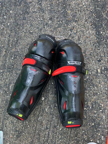 Intermediate Bauer Vapor 3X Shin Pads 13" (Used)