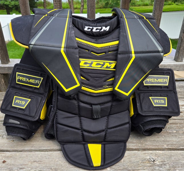 CCM Int M Goalie Chest Protector