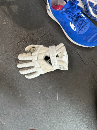 Maverik Max Lacrosse Gloves Extra Large (Used)