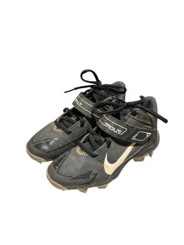 Used Under Armour UA BLK/WH CLEAT BB/SB Cleats White Junior 01.5 11834-S000038756