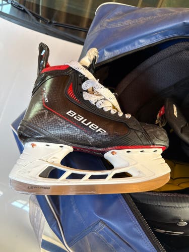 2023 Bauer Vapor 3X Pro Hockey Skates Regular Width 7.5 (Used)