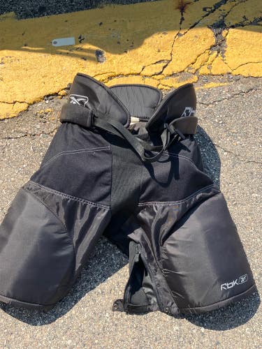 Black Senior XL Reebok 5k Hockey Pants (Used)