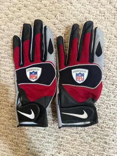 Red XL Adult Nike Superbad Gloves (Used)