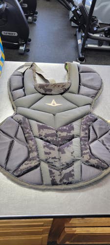 Used All-Star CP1216S7X Catchers Chest Protector None Adult 11497-S000151005