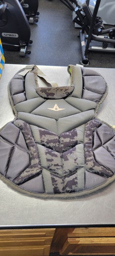 Used All-Star CP1216S7X Catchers Chest Protector None Adult 11497-S000151005