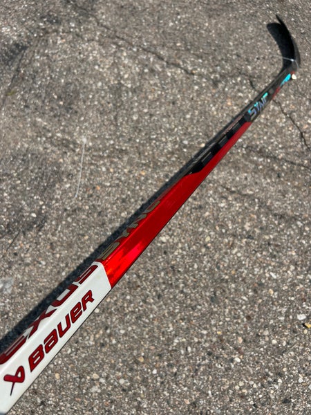 Senior Bauer Nexus Sync Hockey Stick Right Handed P88 Pro Stock (Used)