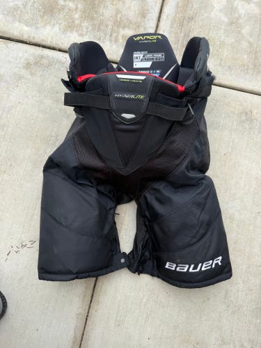 Large Intermediate Bauer Vapor Hyperlite Hockey Pants (Used)