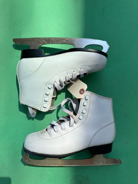 DBX Figure Skates Junior 2 (Used)