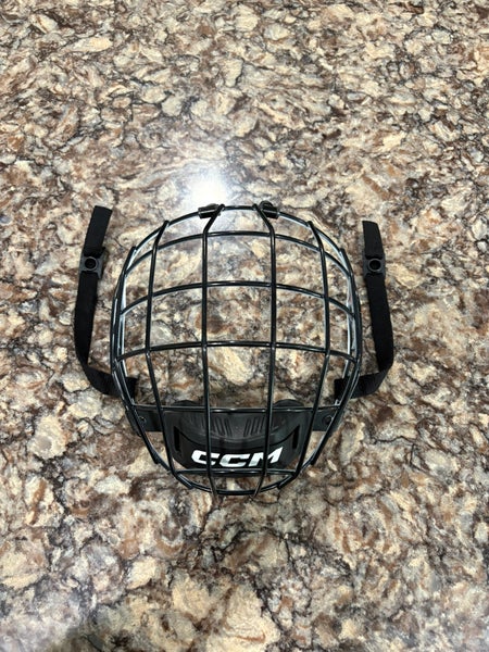Medium CCM FM580 OREO STYLE Full Cage (Used)