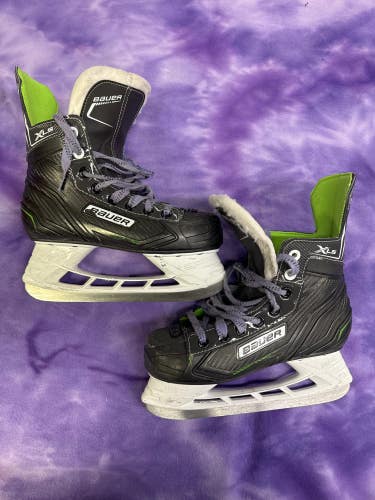 Junior Bauer XLS Hockey Skates Regular Width Size 3 (Used)