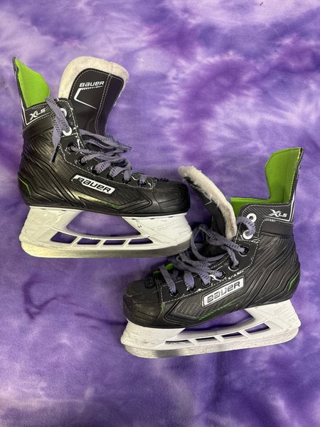Junior Bauer XLS Hockey Skates Regular Width Size 3 (Used)