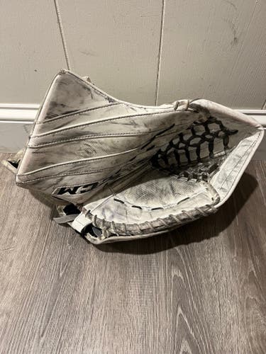 CCM Extreme Flex 5.9 Regular (Used)
