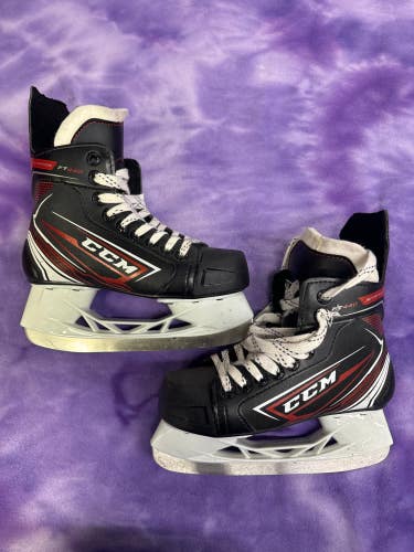 Junior CCM JetSpeed FT440 Hockey Skates Regular Width Size 2 (Used)