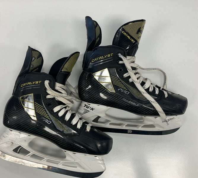 True Catalyst Pro Hockey Skates 9 (Used)