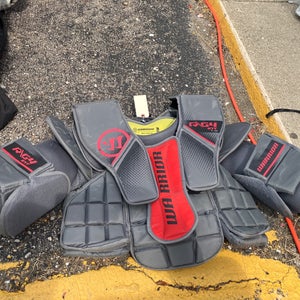 Intermediate Small / Medium Warrior Ritual G4 Goalie Chest Protector (Used)