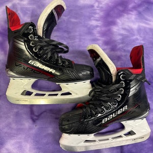 Bauer Vapor X4 Hockey Skates | Intermediate 5 Fit 2 (Used)