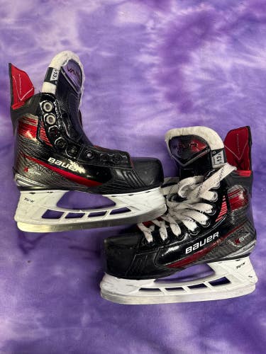 Youth Bauer Vapor X5 Pro Hockey Skates Regular Width 13.5 (Used)