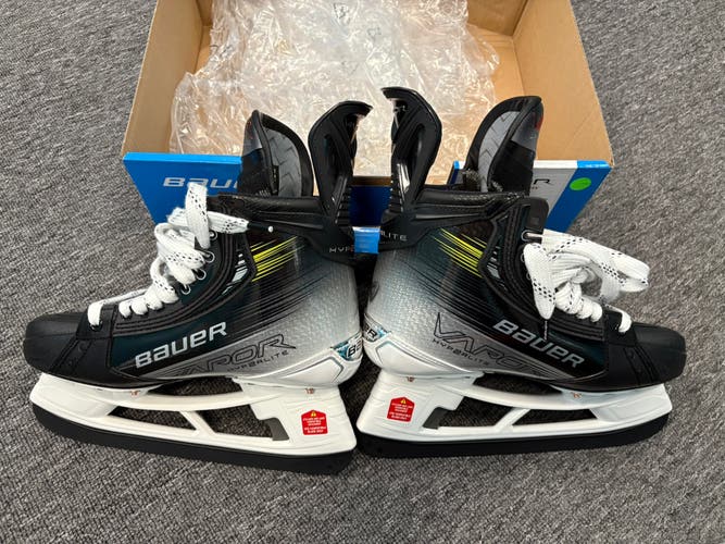 2024 Bauer Vapor Hyperlite 2 Hockey Skates Regular Width 7.5 (New)