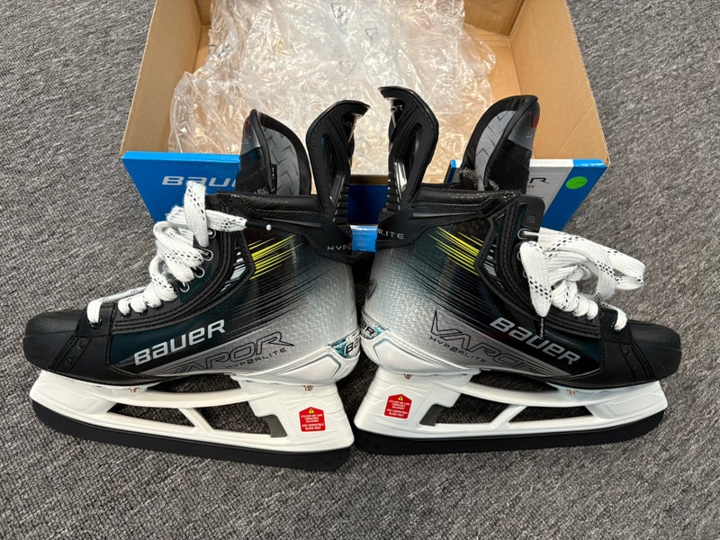 2024 Bauer Vapor Hyperlite 2 Hockey Skates Regular Width 7.5 (New)
