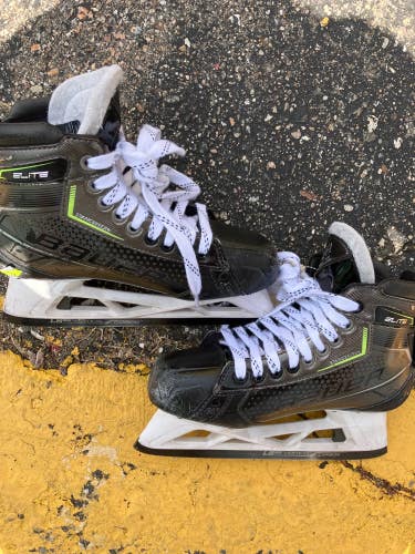 Intermediate Bauer Elite Hockey Goalie Skates 6.5 (Used)