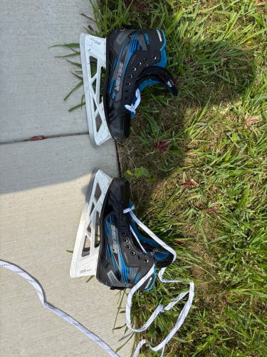 Bauer Hockey Goalie Skates 9.5 (Used)