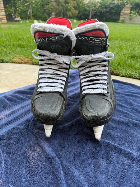 2018 Bauer Vapor 3X Pro Hockey Skates Regular Width  Size 3.5 (Used)