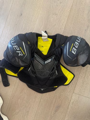 Small Youth Bauer Supreme 3S Shoulder Pads (Used)