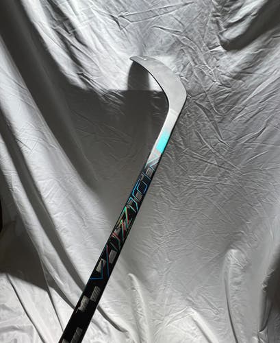 Like New CCM Vizion 75 flex P29 1/4 curve right hand stick **USA SHIPPING FREE***