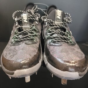 Men's Size M 7.0 (W 8.0) Youth Under Armour Low Top Metal (New)
