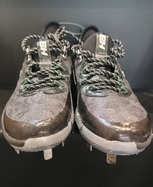 Men's Size M 7.0 (W 8.0) Youth Under Armour Low Top Metal (New)